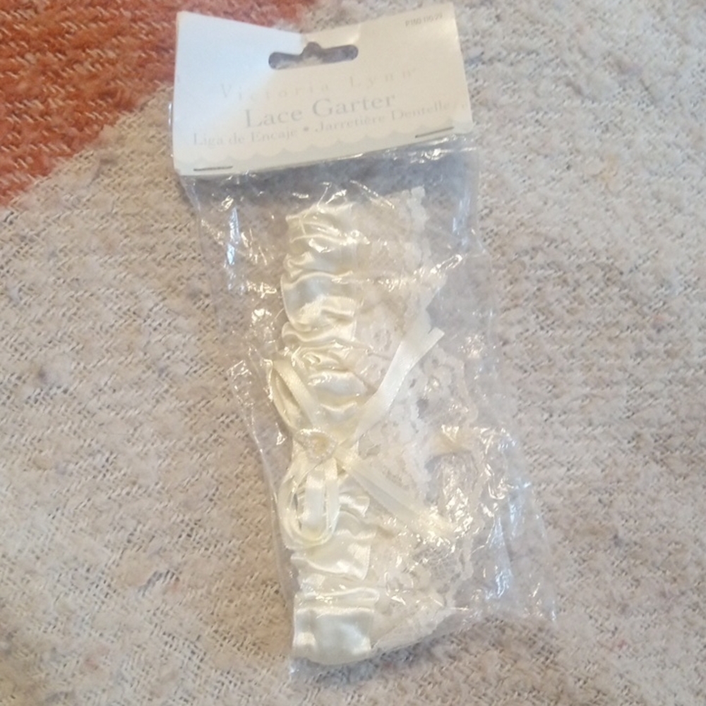 Lace Garter with Ribbon
